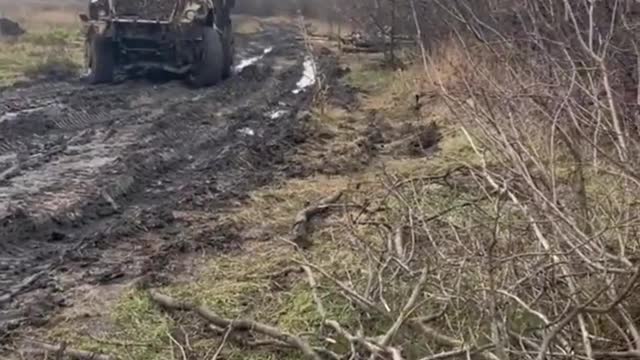 "Ukrainian" MaxxPro MRAP vs. mud - WINTER IS COMING