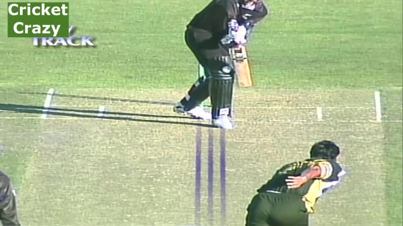 Magical Seam bowling - Wasim Akram