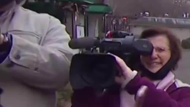 Reporter:I'll bring the donuts nextFriday if you come back.