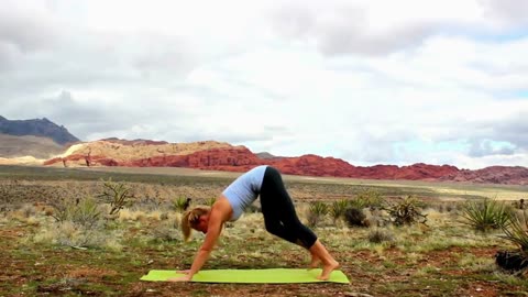 YOGA SESSION IN LAS VEGAS DESERT WITH SARAH WHISLER