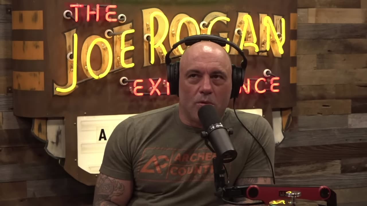 Joe Rogan & Theo Von BILLIONAIRES Look Like ALIENS BRO