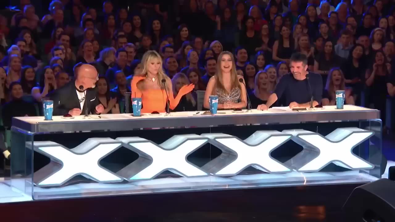 6 -Year-Old Singer Has Simon Cowell On His Feet On America's Got Talent 2023 | Top Talent