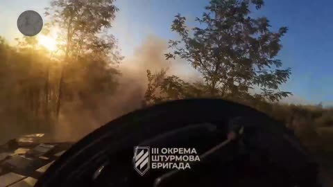 Video from inside a tank of the 3rd OShBr, how the crew fires at Russian