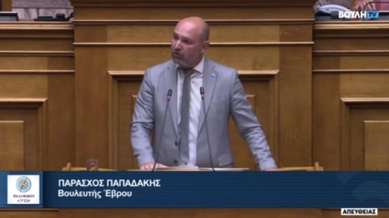 Ο Παράσχος Παπαδάκης ξεσκεπάζει το σύστημα