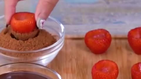 Aprenda a fazer esta INCRÍVEL receita de doces com chocolate e morango!!