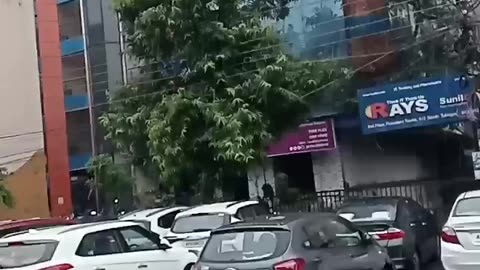 Pani kitna bada gaya hai