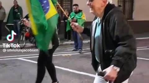 Tão falando que os manifestação só tem bandidos, veja a mentira da emprensa