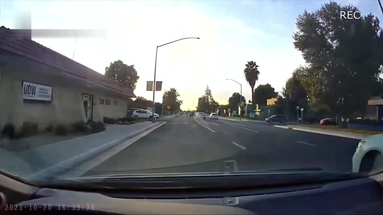 Worst Car Drivers Behind The Wheel - Dash Cam Footage