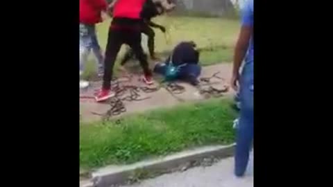 Girl Straight RIPPED Another Girl WEAVE out During A Fight