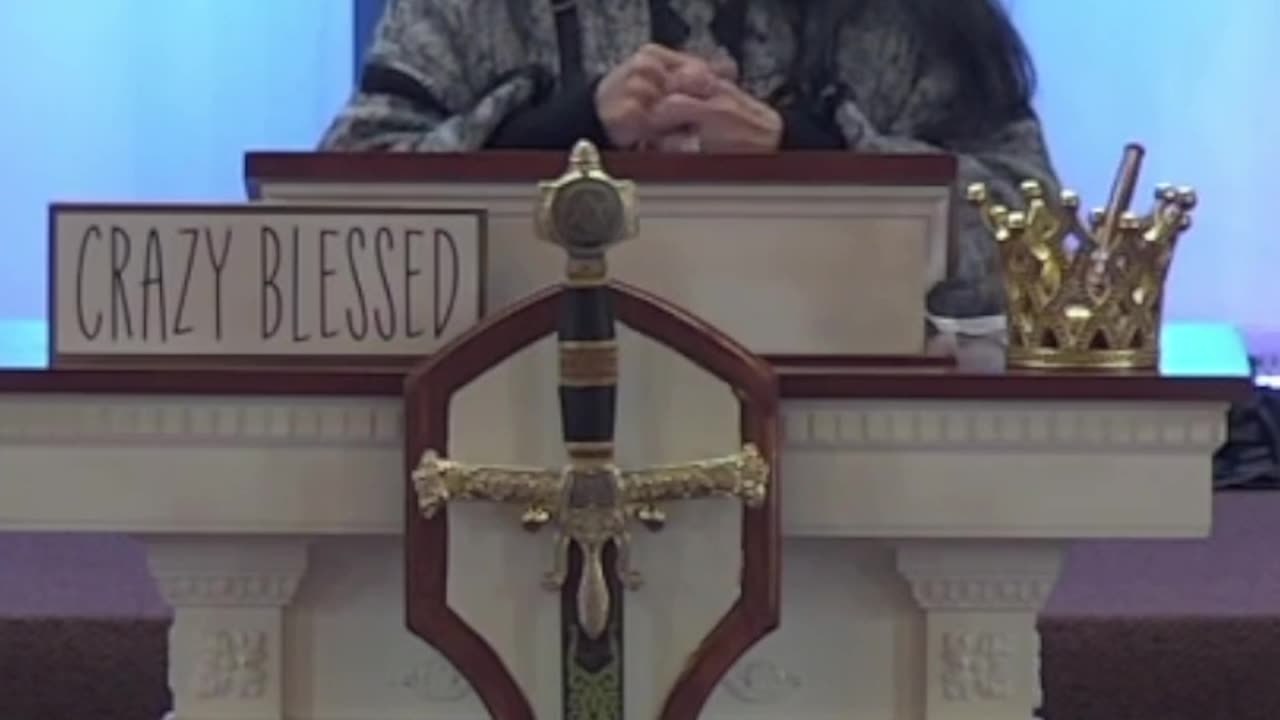 He is the potter and you are the clay. // Él es el alfarero y tu eres el barro.