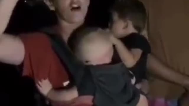 האמא הזו משמשת קול לחברתה שנאלצת לוותר על עבודתה לאחר 30 שנה במערכת