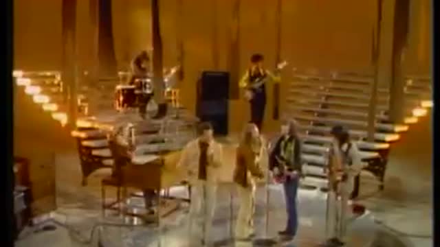 Tom Jones Kickin It Live