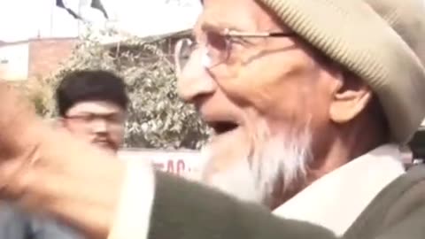 Old men talk about the realty about the Pakistan