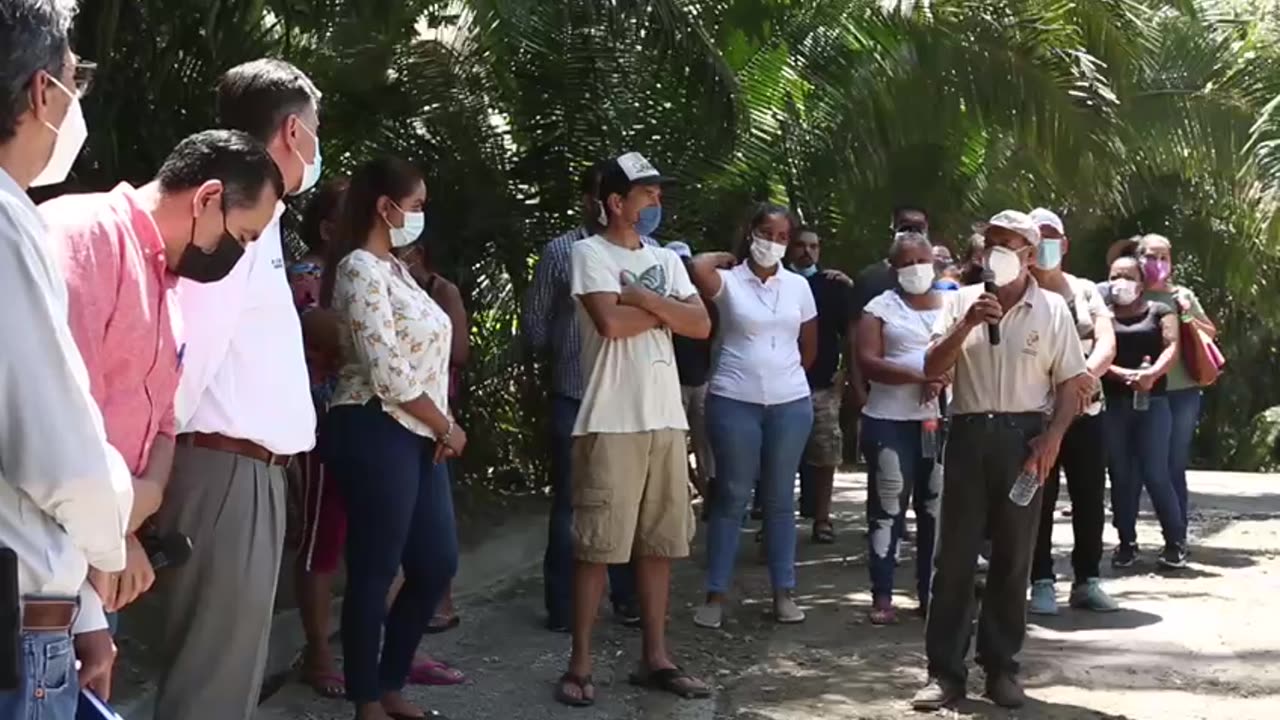 Avalan vecinos de Punta de Mita abasto de agua potable de OROMAPAS