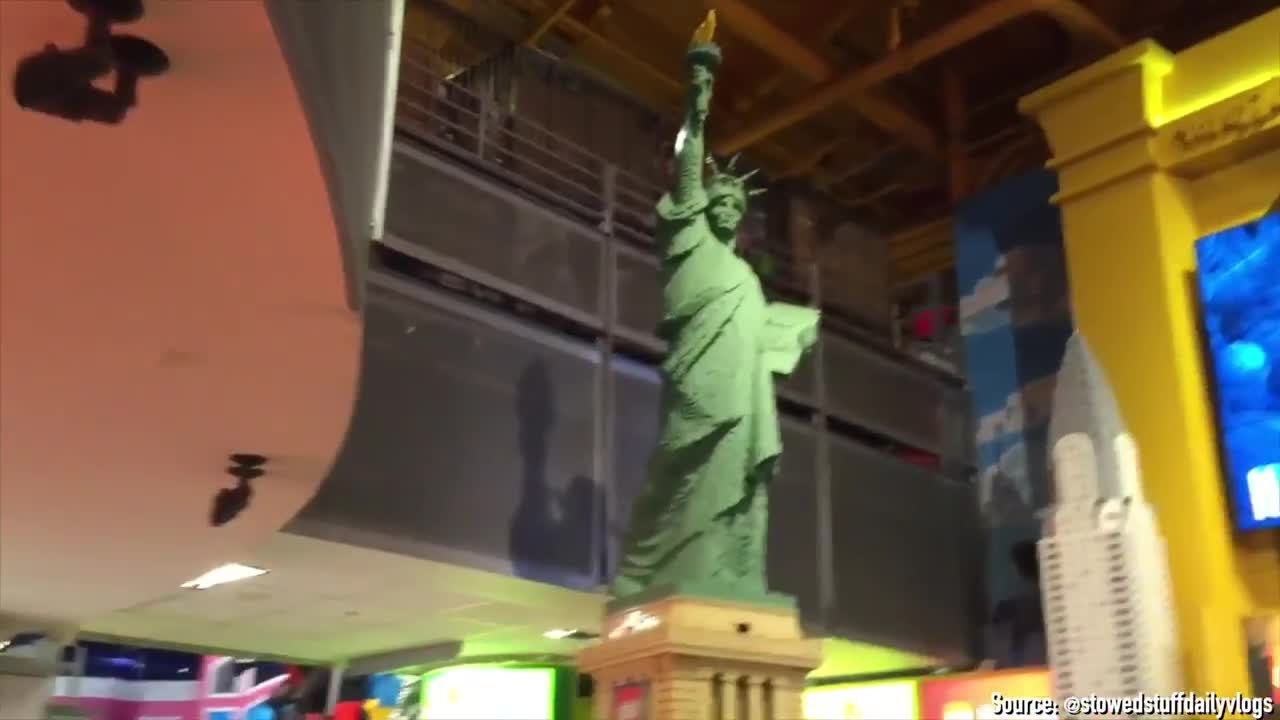 Defunctland: The History of Toys "R" Us Times Square