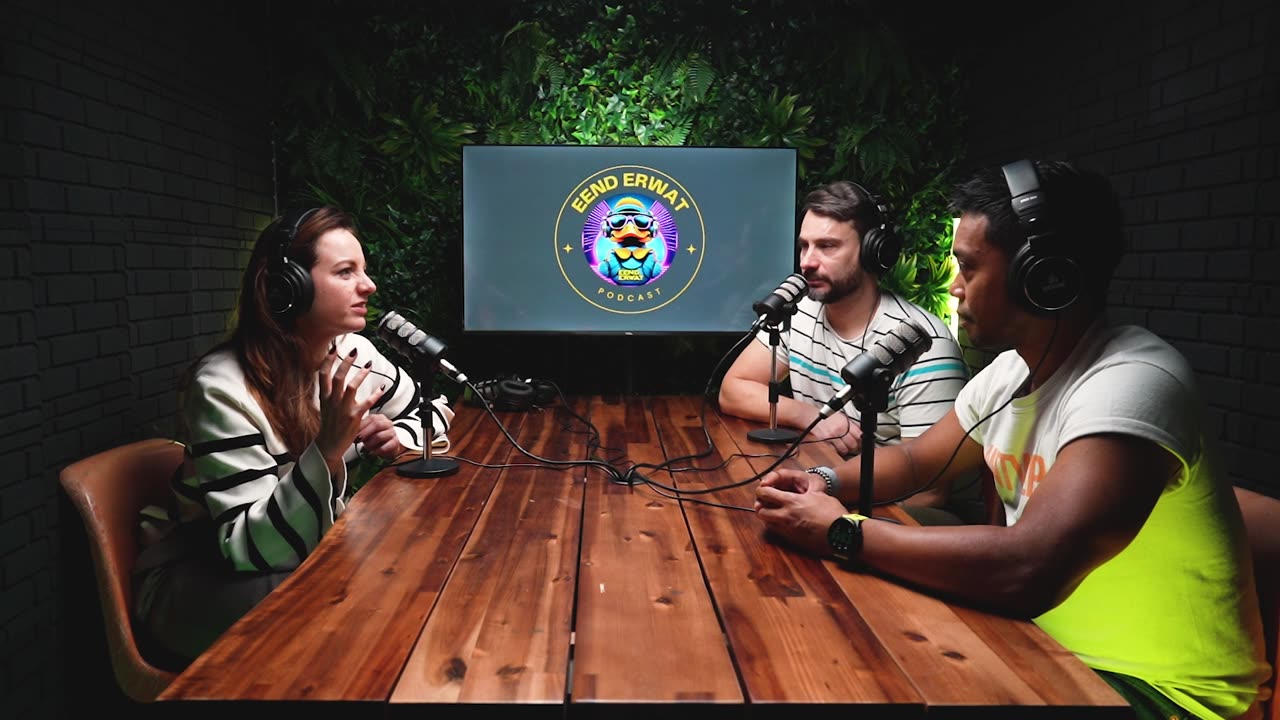 Eend Erwat Podcast #5 Carmen Declerck "Apothekeres neemt Ayahuasca?"