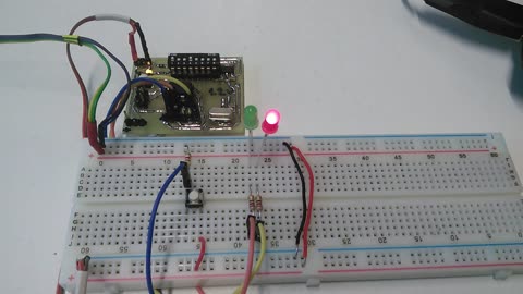 PIC&MIX - Set-Reset (SR) latch module (PIC12F1840)