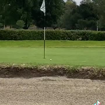 Golf bunker shot