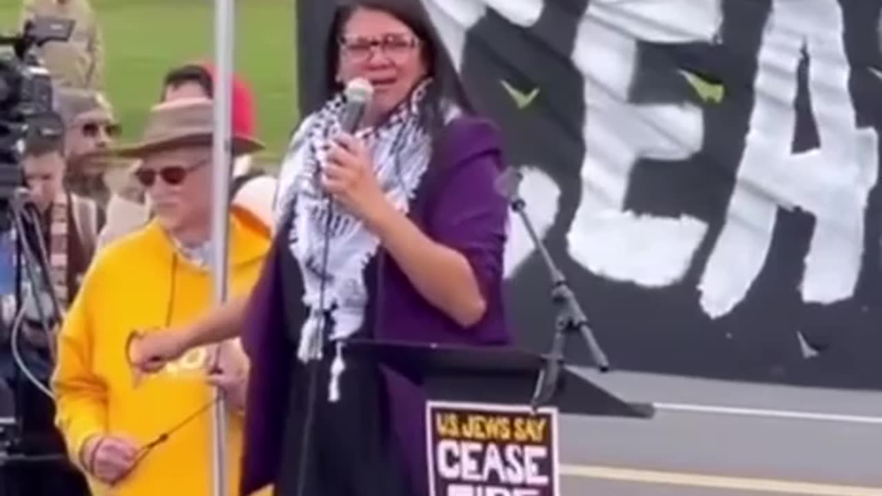 Rashida Tlaib starts Crying in Front of Crowd - Fake Ass