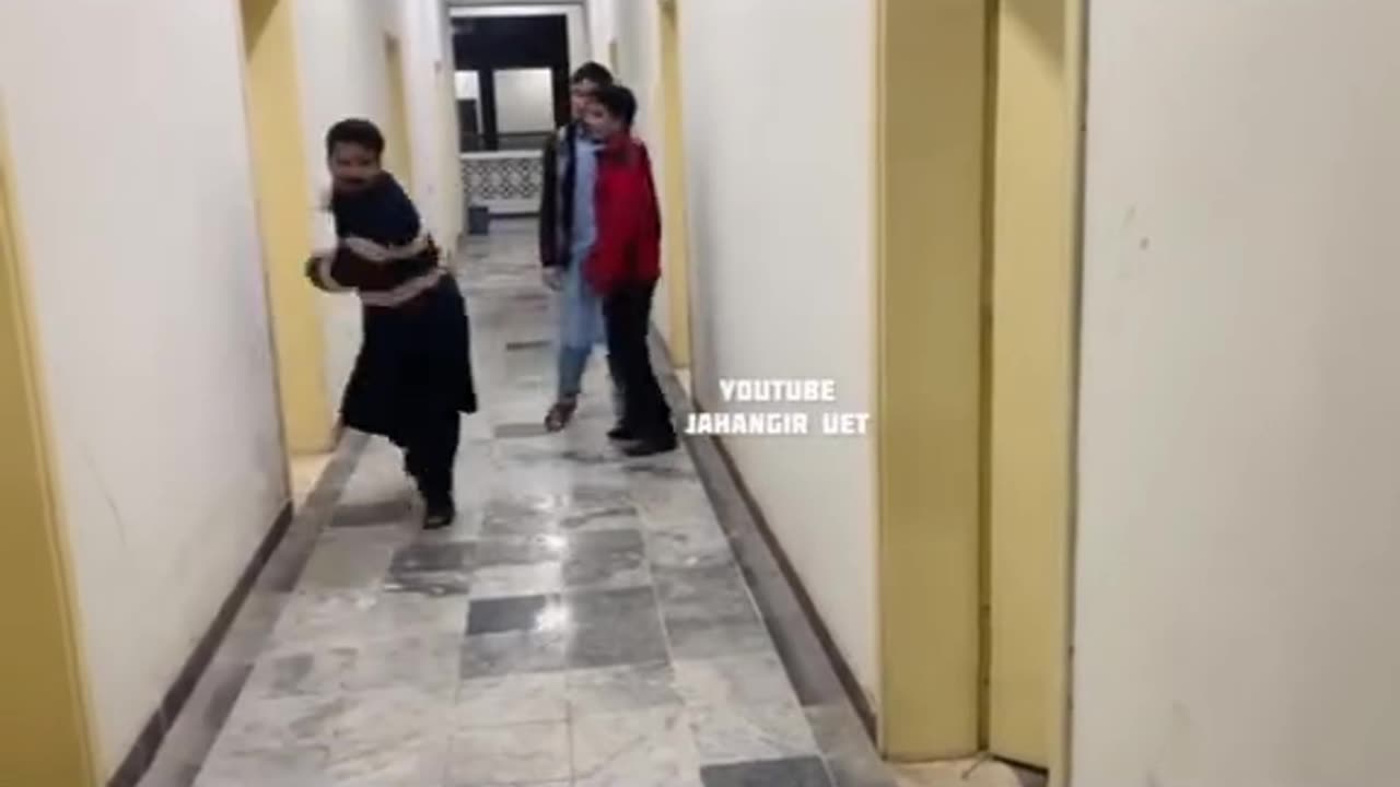 Isliye badmass dost ke sath nahi rahna chahiye