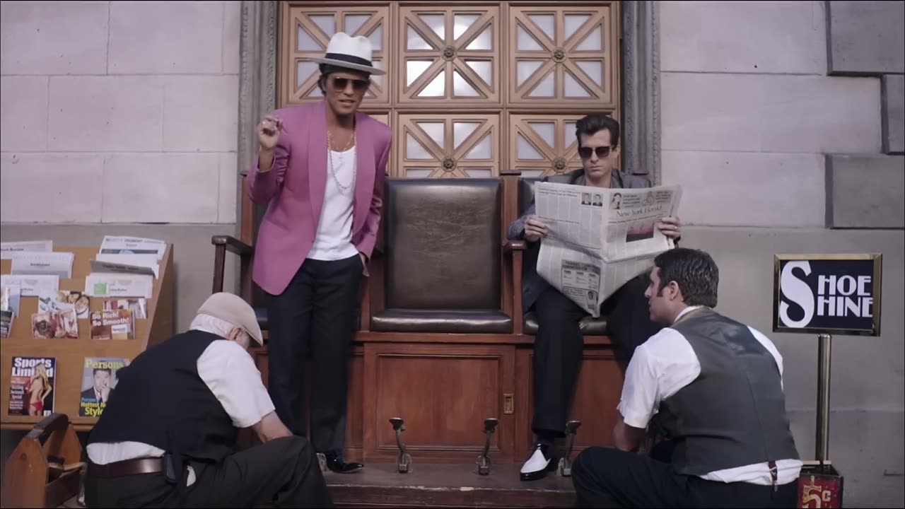 Mark Ronson - Uptown Funk (Official Video) ft. Bruno Mars