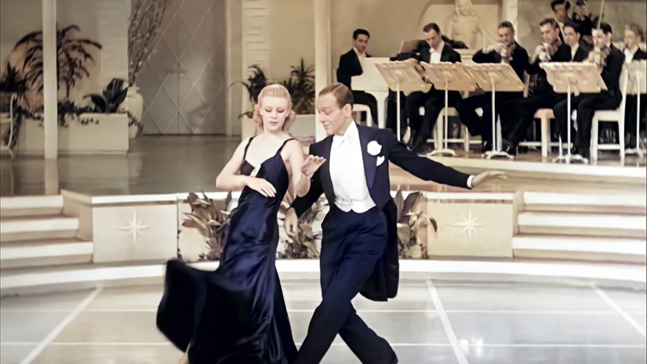 Fred Astaire & Ginger Rogers Roberta 1935 Smoke Gets In Your Eyes colorized 4k