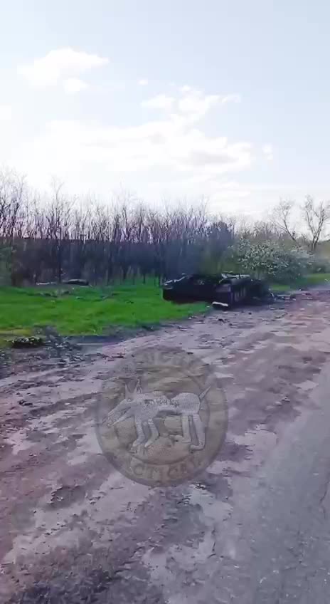 Zavitne Bazhannya - burnt Ukrainian Tank