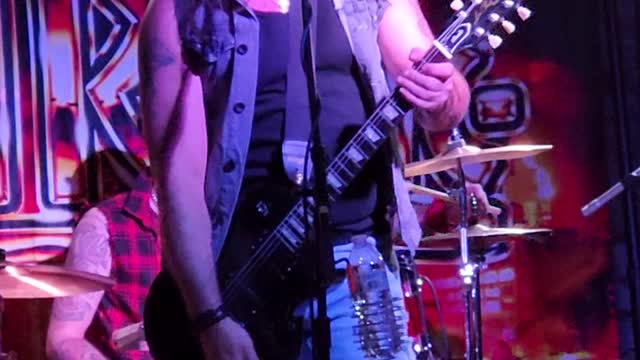 Wyld Ryde "Hold On Me"