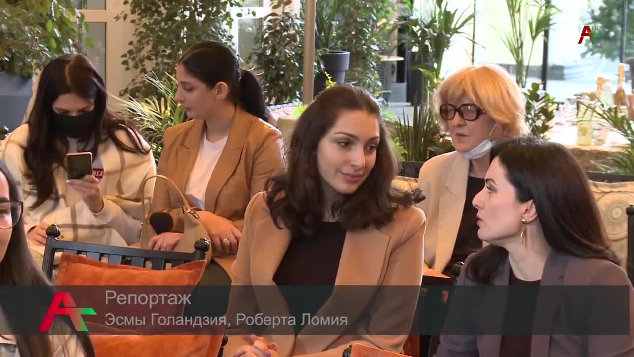 В Абхазии журналистов наградили за материалы про ковид