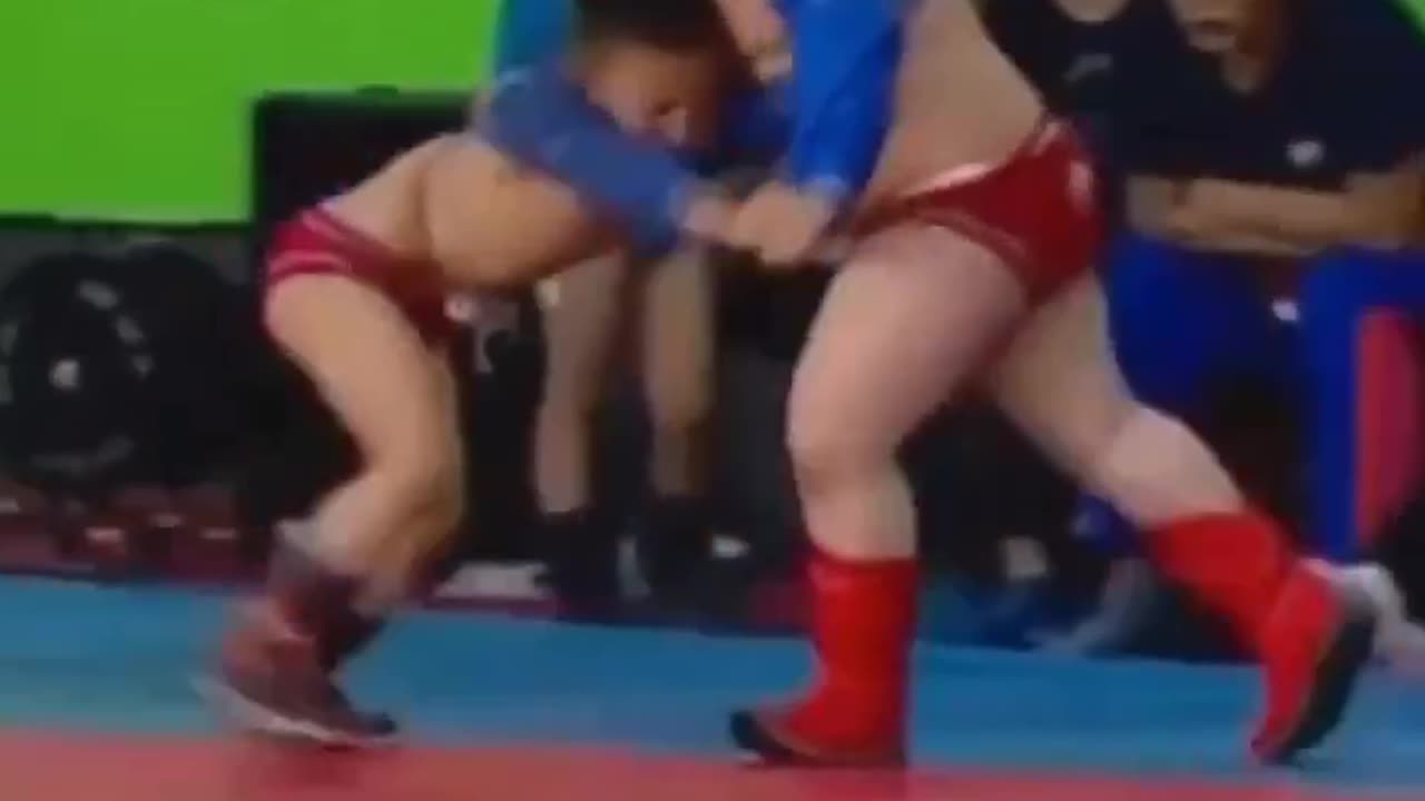Little wrestling 😁 funny