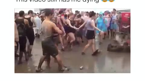 Funny Mud Dance