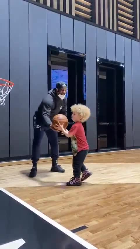 Drake's Son Shooting Hoops