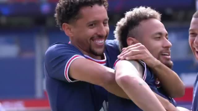 Neymar is very happy to play basketball