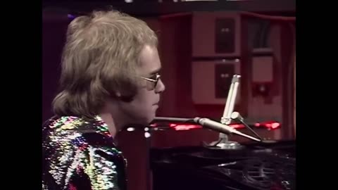 Music Break - Elton John - Tiny Dancer