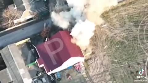 Ukraine Soldier Strikes Russian Armored Vehicles Hidding In Residential Areas