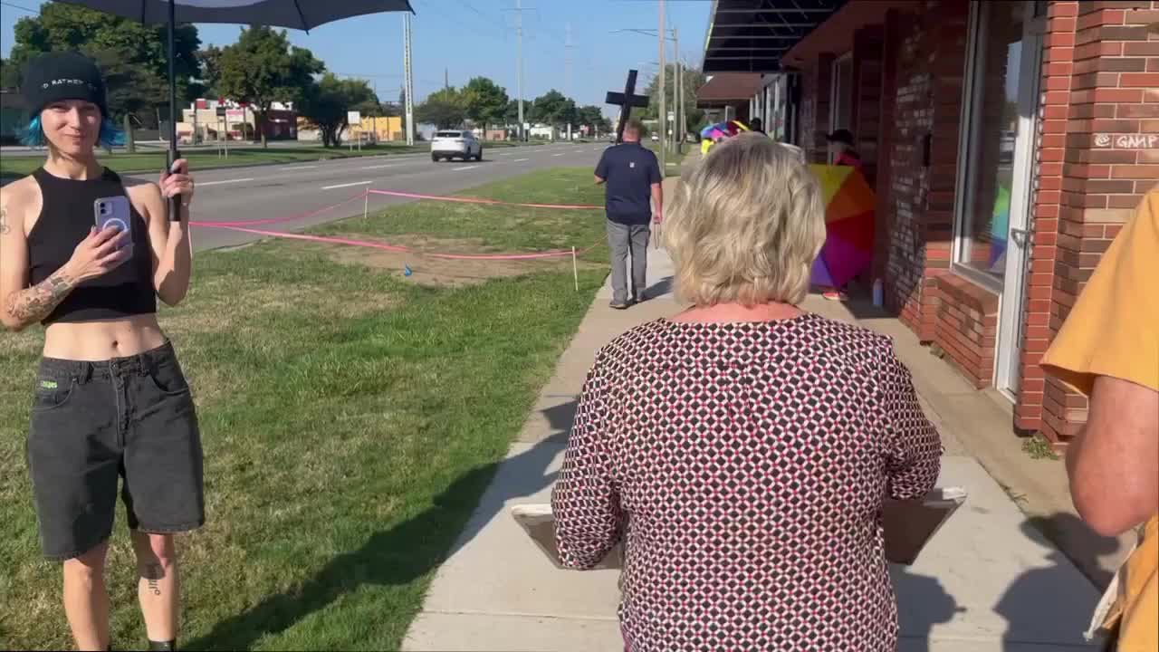Multiple Stationary Escorts