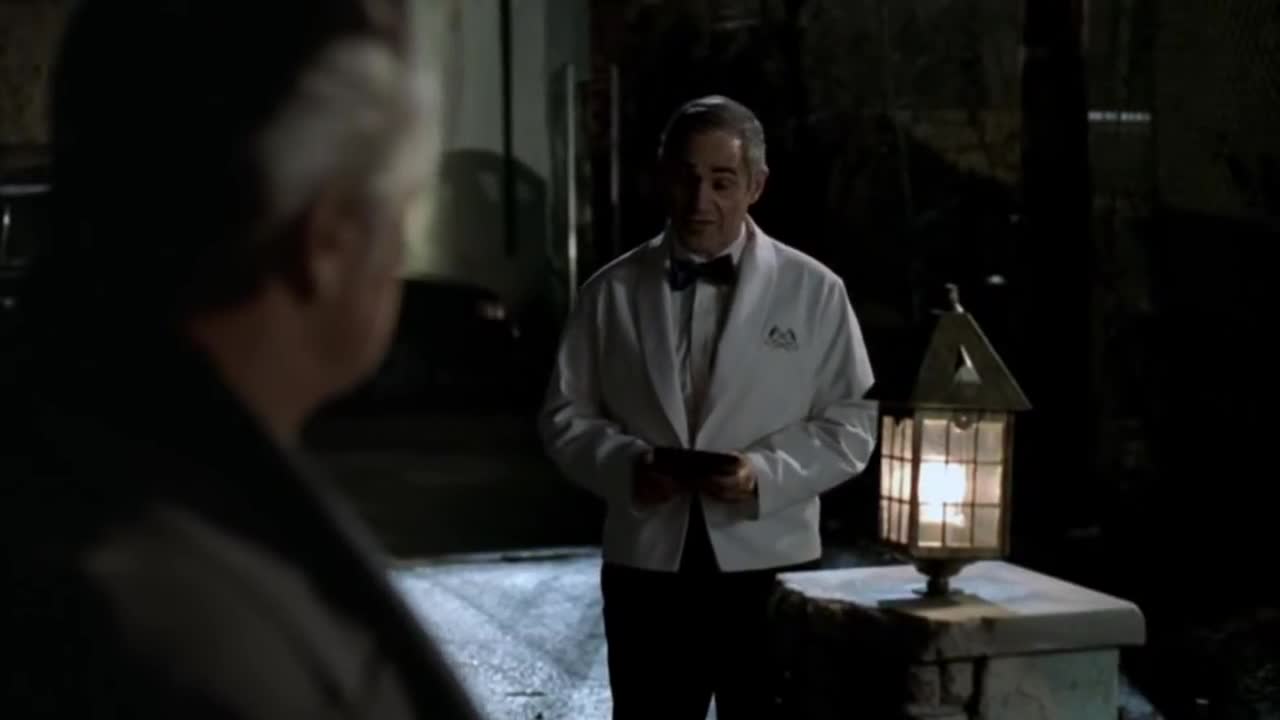 Paulie And Christopher Kill A Waiter - The Sopranos HD
