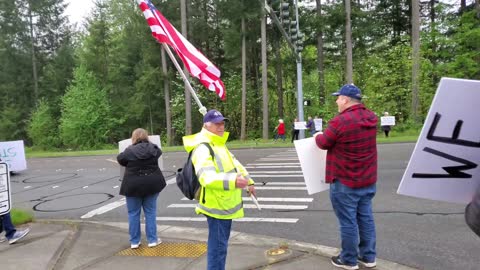 2021-04-30 Protest at Issaquah Middle School / High School