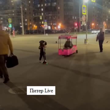 A unique mini tram in Saint-Petersburg
