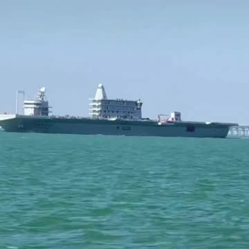 New Chinese ship with open flight deck