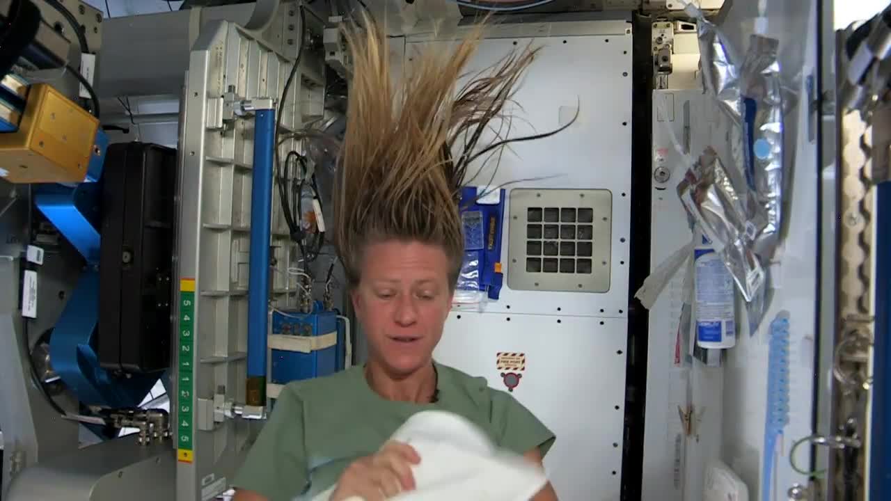 Watch how astronauts wash their hair in space