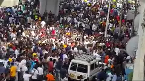 Ethiopian prime minister narrowly escapes after rally grenade attack