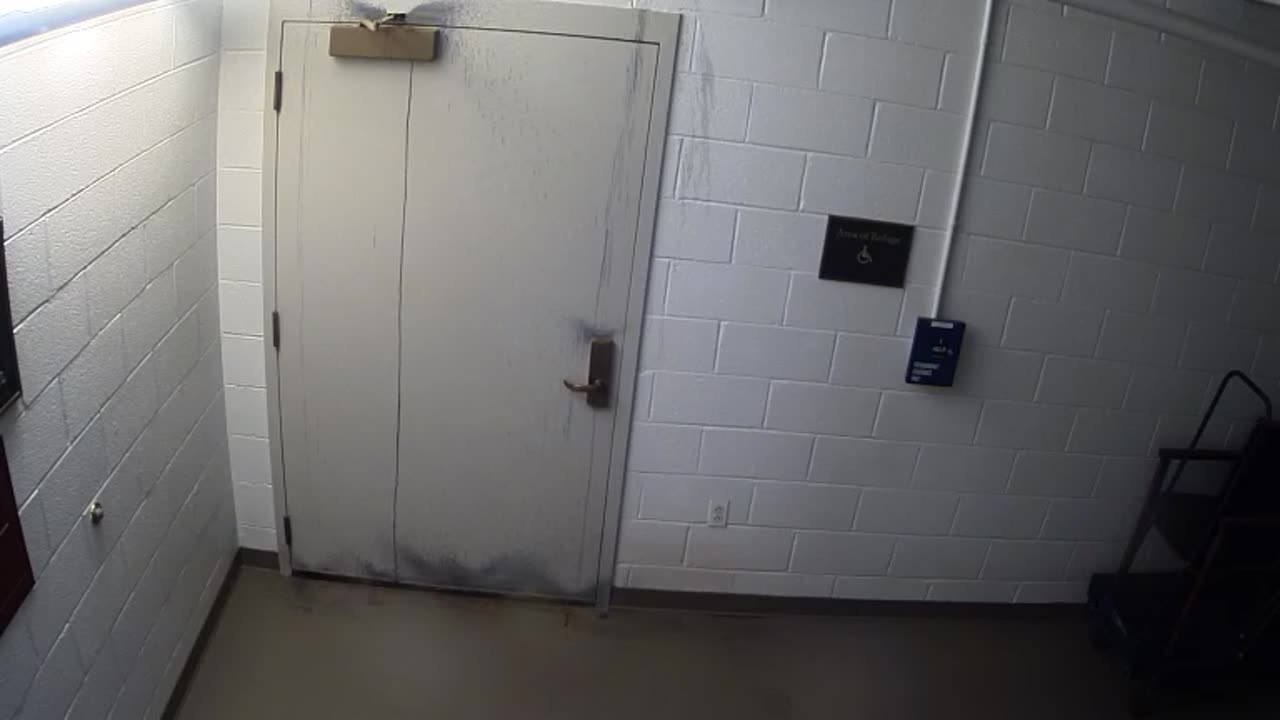 7052CVCLLStair11South_2021-01-06_21h40min01s800ms.mp4