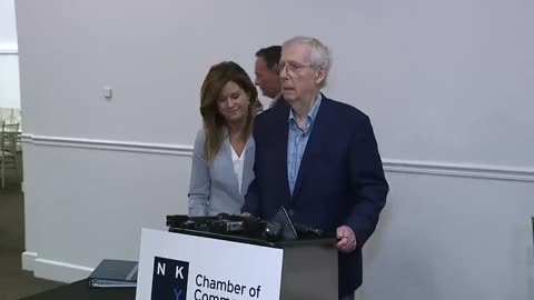 Sen. Mitch McConnell appears to freeze again during news conference