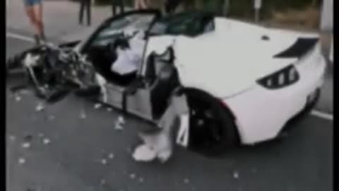 TESLA CARS CRASH MORE THAN ANY OTHER CAR BECAUSE THEY ARE DEFECTIVE