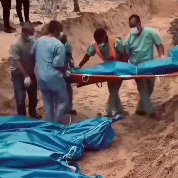 A mass grave in Khan Yunis