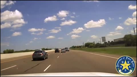 Texas cops seize 10 bundles of pot following traffic stop turned car chase