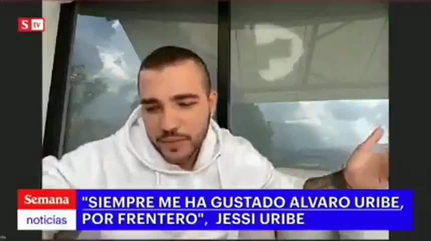 Jessi Uribe le hace un 'guiño' al Uribismo.