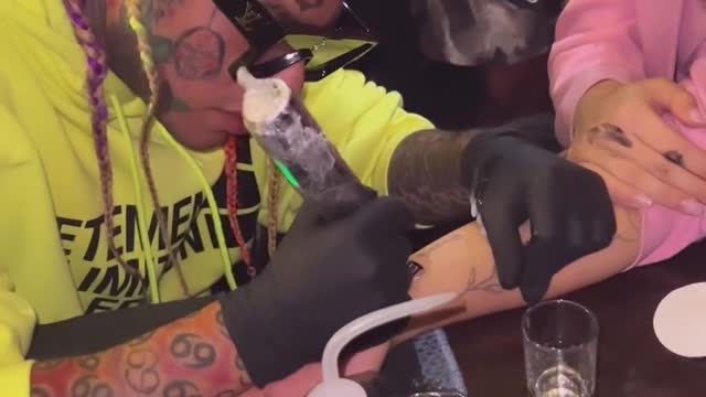 6ix9ine in Russia Tattooing Russian Fans