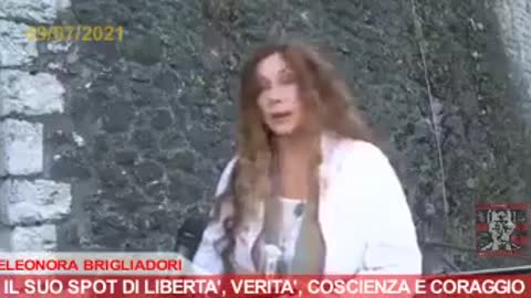 ELEONORA BRIGLIADORI, IN UNO SPOT DELLA REGIONE ABRUZZO, PANICO... RACCONTA LA VERITÀ SUI VACCINI!